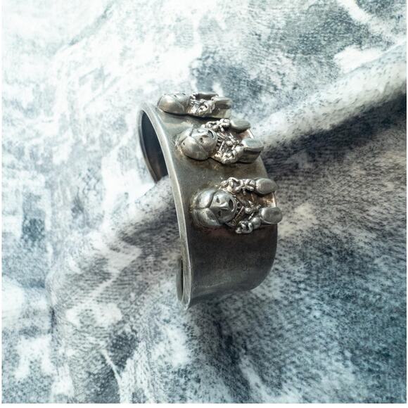 Vtg Carol Felley Navajo Sterling Storyteller Cuff • Mothers & Babies • Signed - Picture 2 of 8